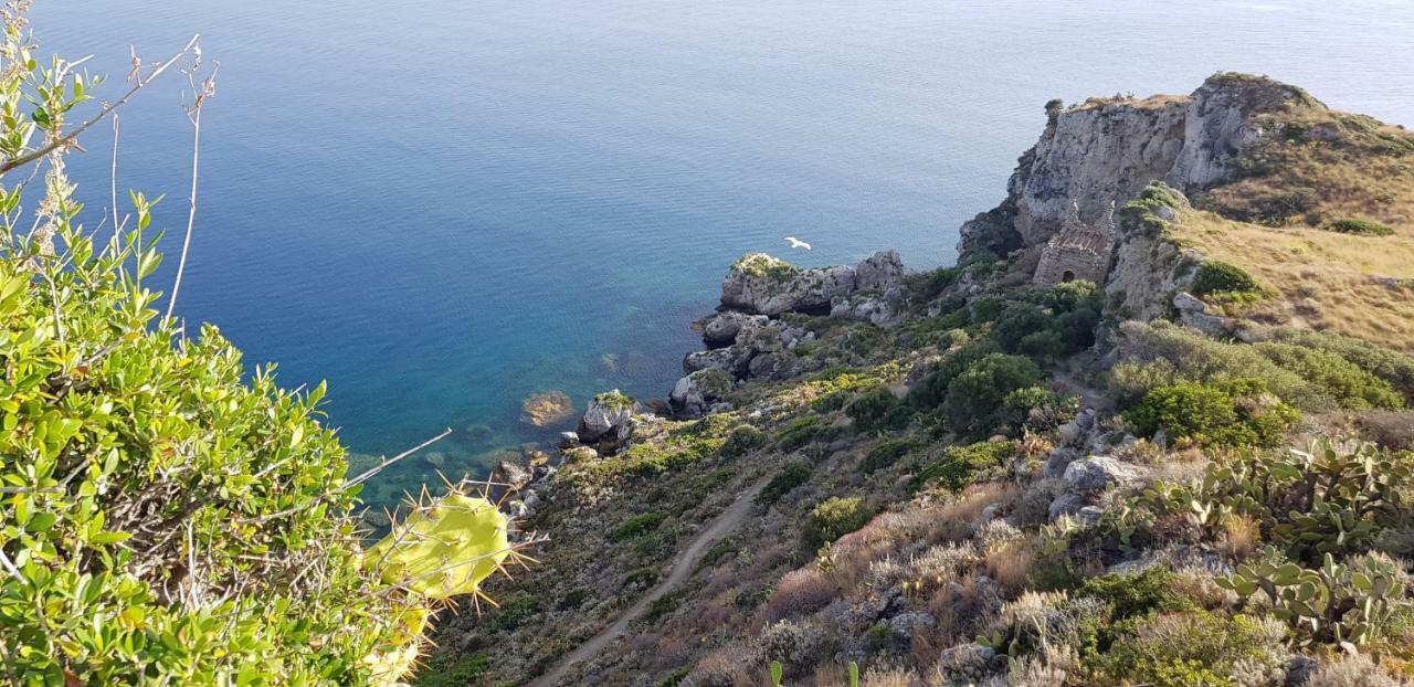 Апартаменти L'Isola Di Ago Torregrotta Екстер'єр фото